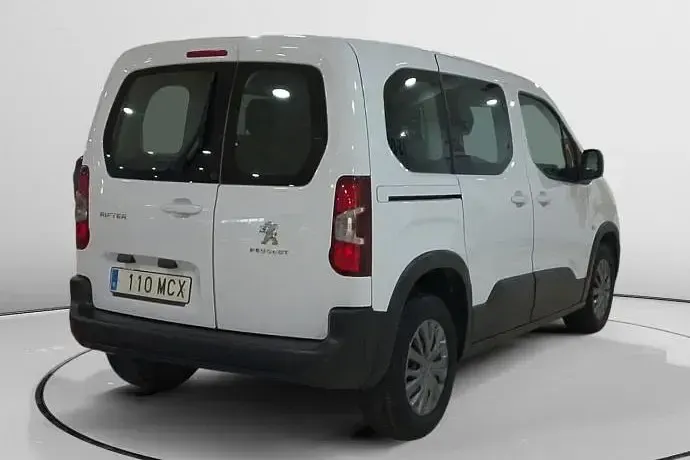Usado Peugeot Rifter Active 102 CV (75 kW) 2022 Monovolumen