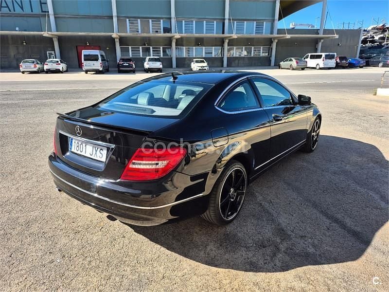 Usado Mercedes C220 170 CV (125 kW) 2012 Negro Coupe