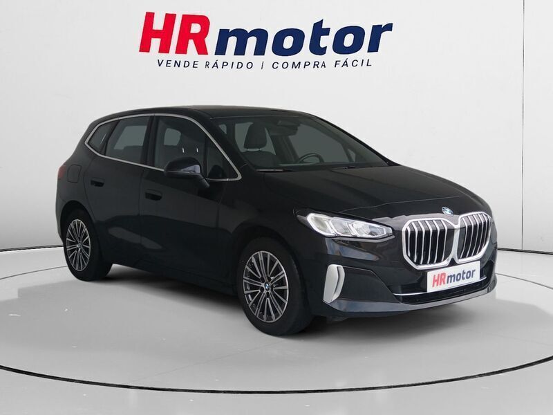 Negro Usado 2023 BMW 218 Luxury Line Monovolumen | 30.610 € - Imagen 1/4