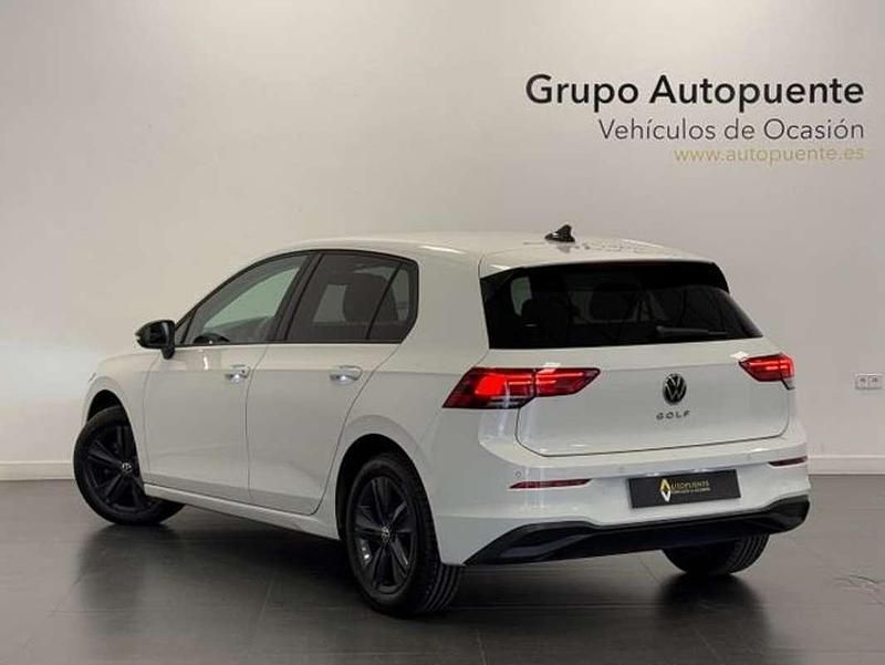 Usado VW Golf VIII Life 116 CV (85 kW) 2022 Blanco Berlina