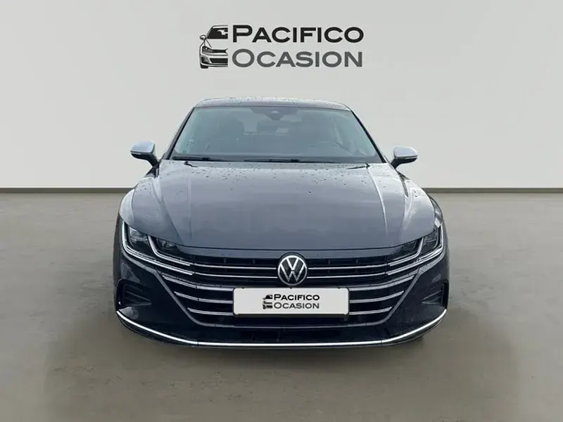 Usado VW Arteon Elegance 150 CV (110 kW) 2022 Gris / plata Berlina