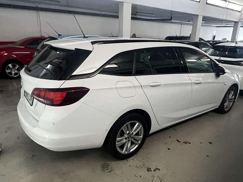 Usado Opel Astra Elegance 122 CV (89 kW) 2020 Blanco Familiar