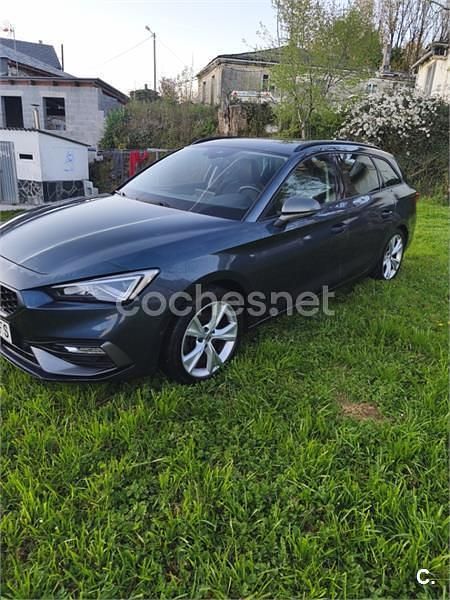 Usado Seat Leon FR 150 CV (110 kW) 2023 Negro Familiar