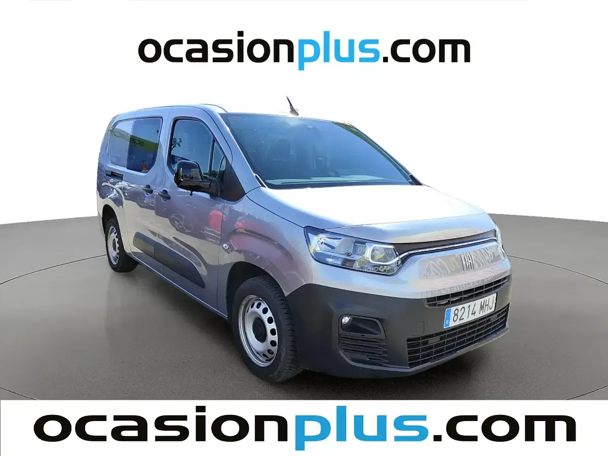 Usado Fiat Doblò 102 CV (75 kW) 2023 Gris Monovolumen