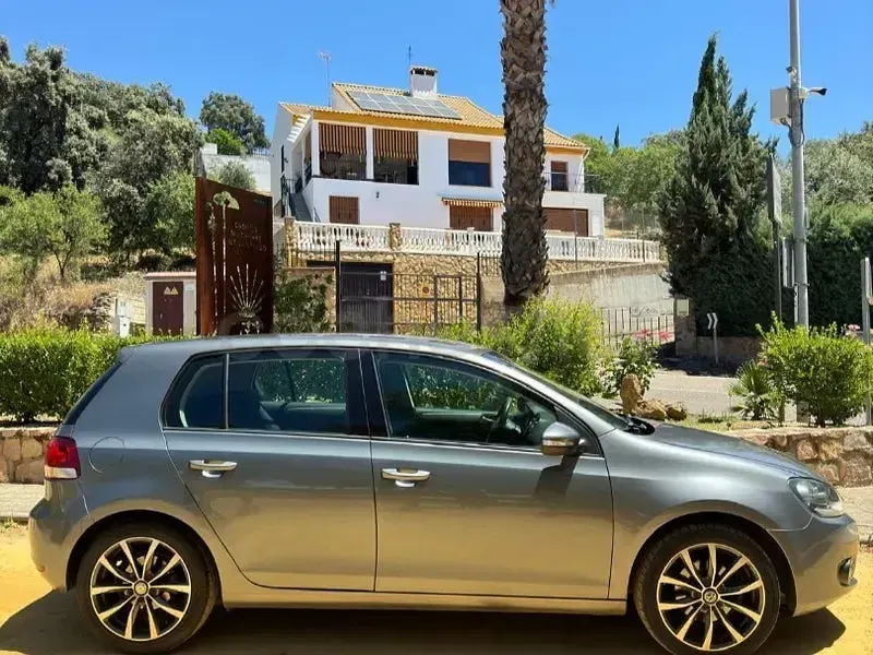 Usado VW Golf VI Advance 105 CV (77 kW) 2010 Gris / plata Utilitario