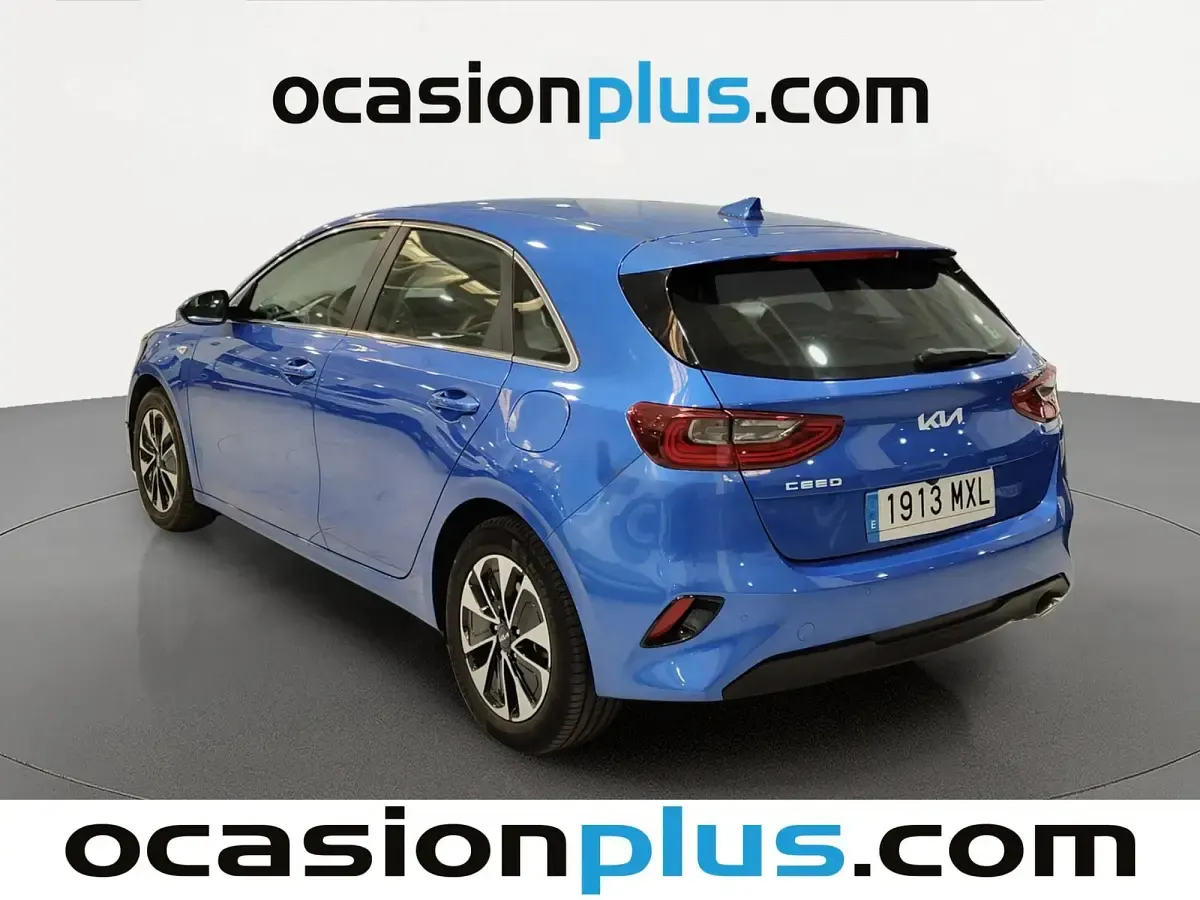 Usado Kia Ceed 101 CV (74 kW) 2024 Azul Utilitario