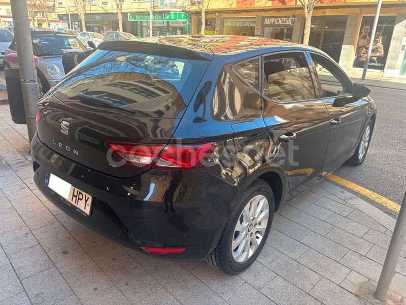 Usado Seat Leon Reference 105 CV (77 kW) 2013 Negro Berlina