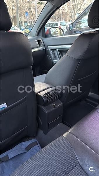 Usado Opel Vectra Sport 150 CV (110 kW) 2006 Rojo Berlina