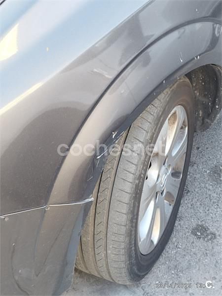 Usado Opel Zafira Essentia 110 CV (80 kW) 2010 Gris / plata Monovolumen