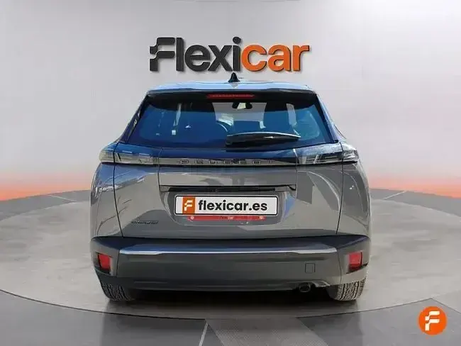 Usado Peugeot 2008 Active 100 CV (73 kW) 2023 Blanco SUV