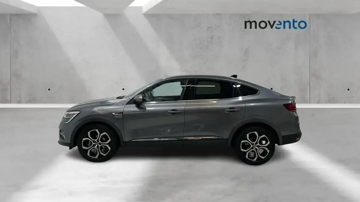 Usado Renault Arkana Techno 145 CV (106 kW) 2022 Gris SUV