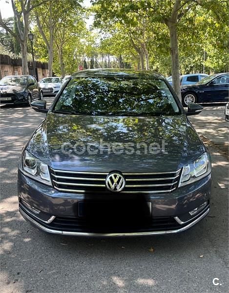 Verde Usado 2012 VW Passat Highline Berlina | 8800 € (Buen precio) - Imagen 1/4