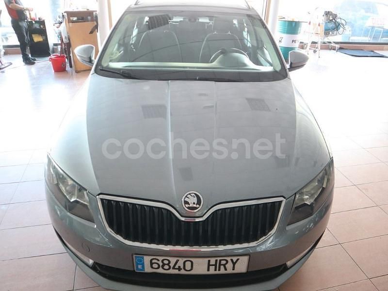 Gris / plata Usado 2014 Skoda Octavia Active Familiar | 7200 € (Super precio) - Imagen 1/4