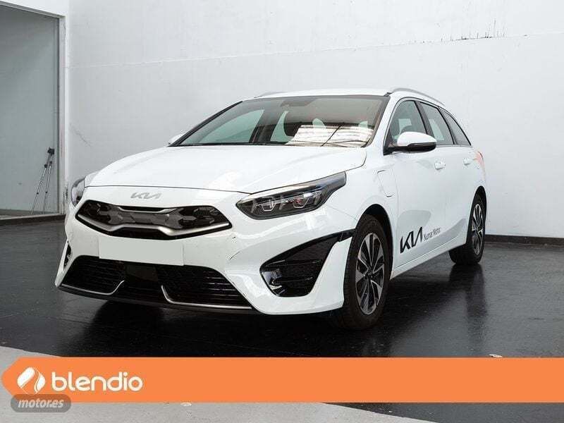 Blanco Usado 2023 Kia Ceed Sportswagon Familiar | 31.380 € (Precio justo) - Imagen 1/4