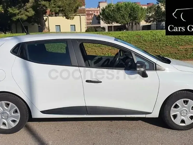 Usado Renault Clio IV Dynamique 90 CV (66 kW) 2014 Blanco Berlina