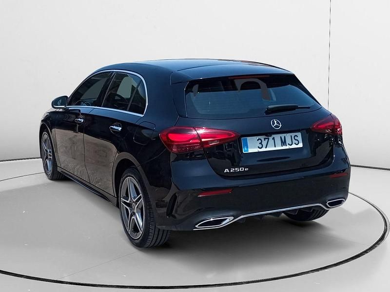 Usado Mercedes A250 AMG line 218 CV (160 kW) 2023 Negro Berlina