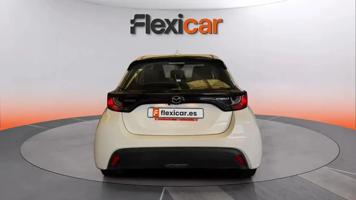 Usado Mazda 2 Comfort 90 CV (66 kW) 2023 Blanco Utilitario