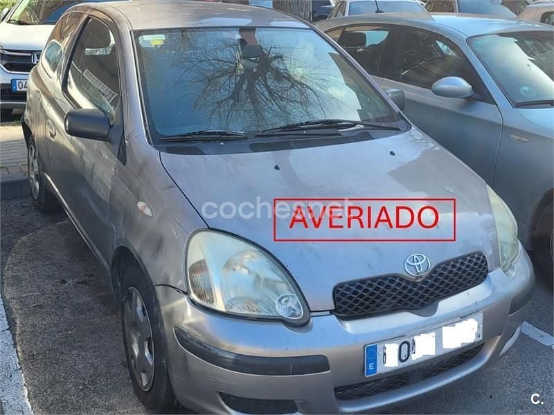 Usado Toyota Yaris Luna 75 CV (55 kW) 2004 Beige Berlina