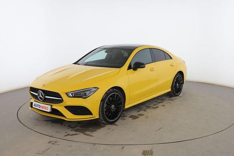 Usado Mercedes CLA250e AMG line 218 CV (160 kW) 2022 Amarillo Berlina