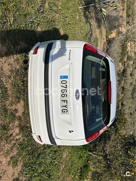 Usado Ford Focus Trend 100 CV (73 kW) 2007 Blanco Berlina