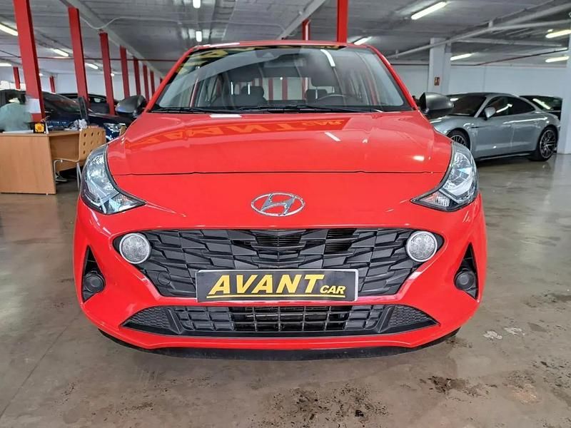 Usado Hyundai i10 67 CV (49 kW) 2020 Rojo Utilitario