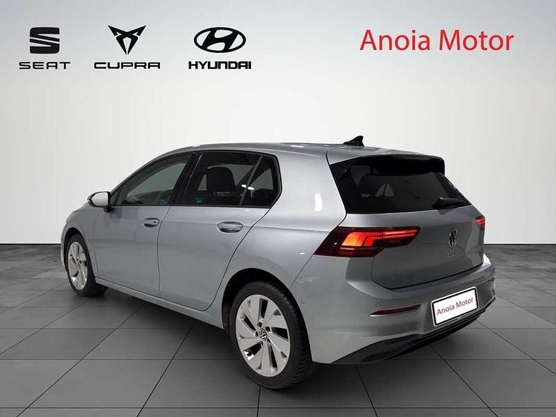 Usado VW Golf VIII 116 CV (85 kW) 2025 Plateado Utilitario
