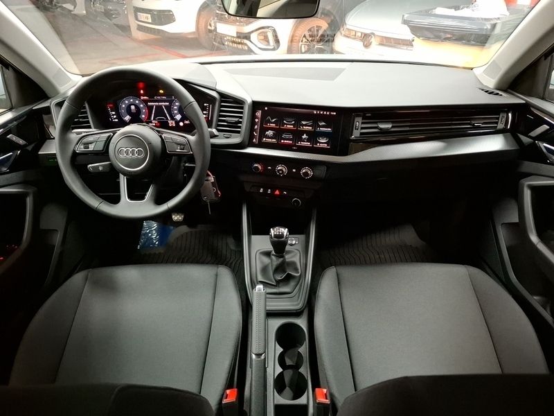 Usado Audi A1 Sportback 95 CV (69 kW) 2025 Gris flecha efecto perla Utilitario