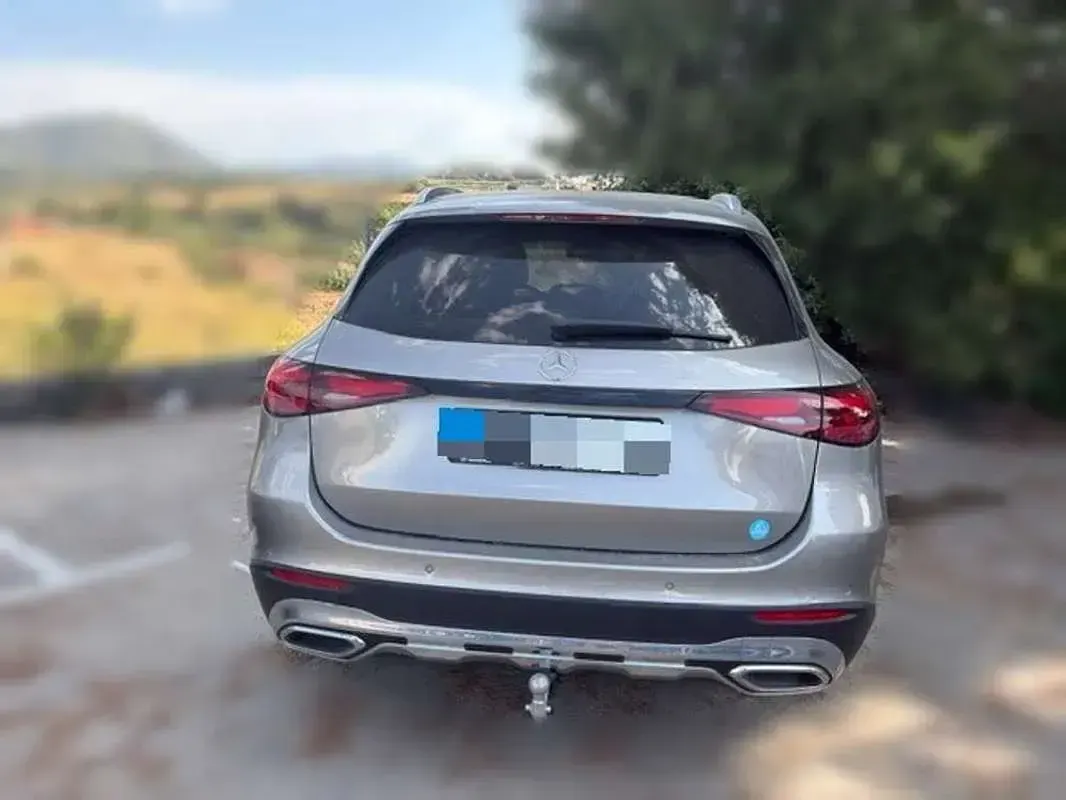 Usado Mercedes GLC220 197 CV (144 kW) 2023 Plateado SUV