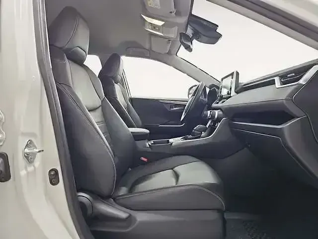 Usado Toyota RAV4 Advance 218 CV (160 kW) 2021 Blanco SUV