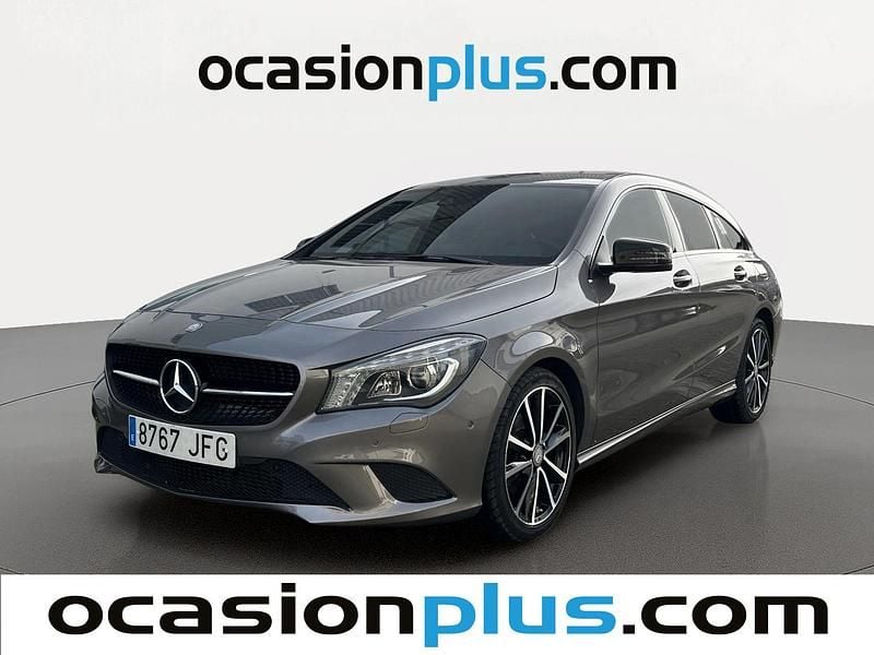 Gris Usado 2015 Mercedes CLA220 Shooting Brake Urban Familiar | 19.723 € (Precio justo) - Imagen 1/4