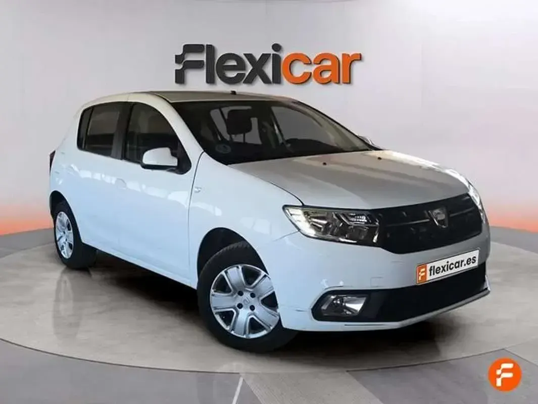 Usado Dacia Sandero Comfort 90 CV (66 kW) 2019 Blanco Utilitario