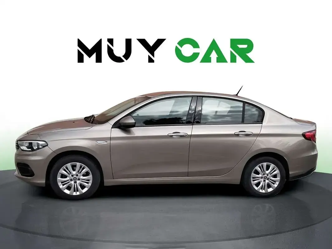 Begagnad Fiat Tipo Easy 95 HK (69 kW) 2017 Gul Sedan