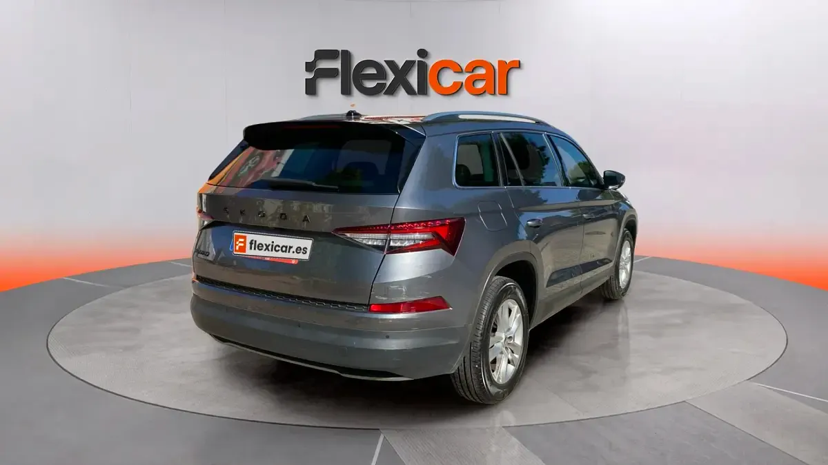 Usado Skoda Kodiaq Ambition 150 CV (110 kW) 2022 Gris SUV