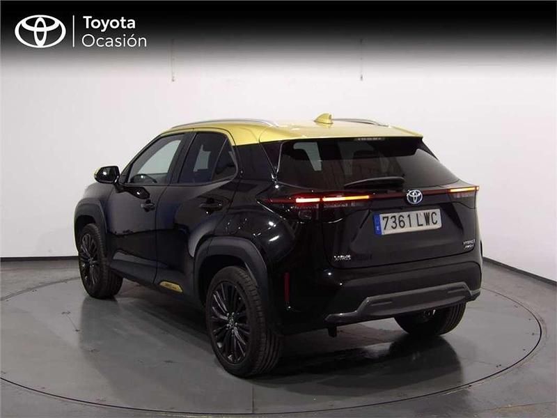 Usado Toyota Yaris Cross 116 CV (85 kW) 2022 Negro SUV
