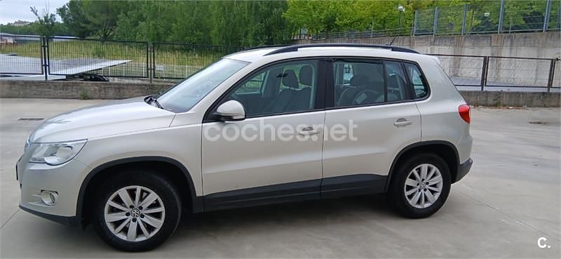 Usado VW Tiguan 140 CV (102 kW) 2010 Gris / plata SUV