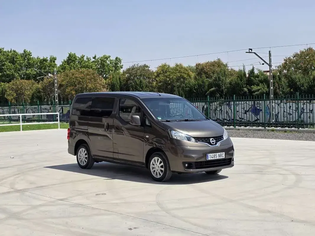 Usado Nissan NV200 110 CV (80 kW) 2017 Marrón Monovolumen