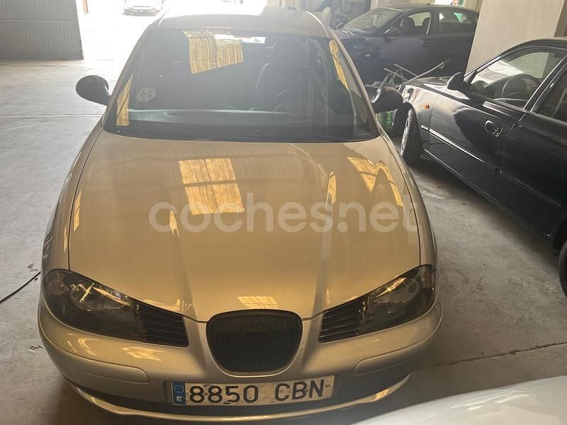 Gris / plata Usado 2003 Seat Ibiza Stella Berlina | 3750 € (Precio justo) - Imagen 1/4