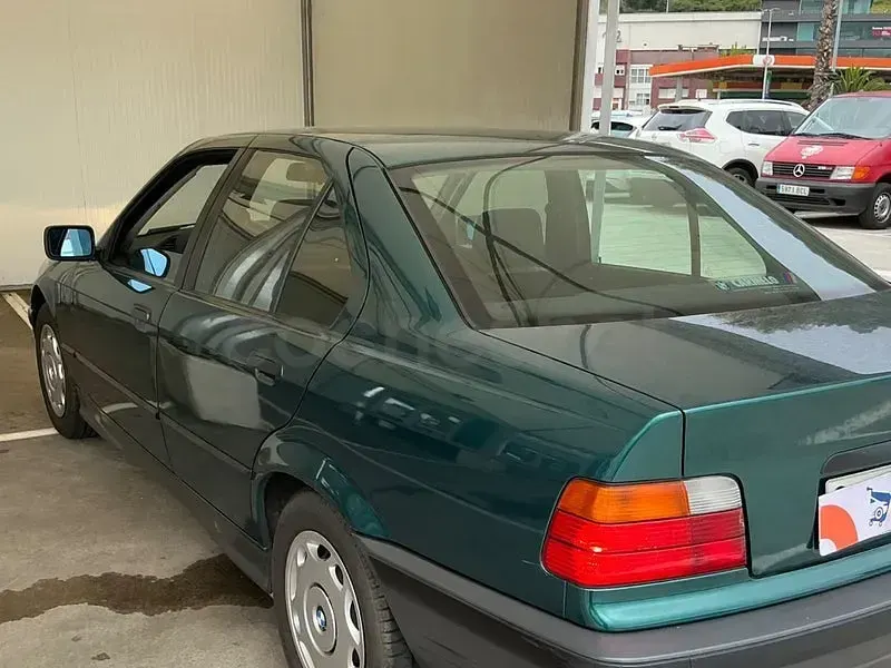 Usado BMW 316 100 CV (73 kW) 1993 Verde Berlina