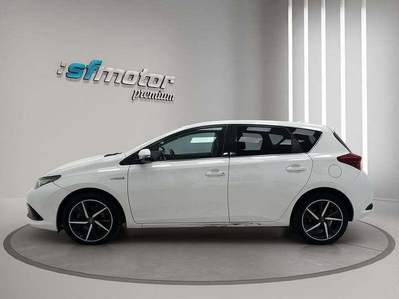 Usado Toyota Auris Touring Sports Edition 136 CV (100 kW) 2018 Gris Familiar