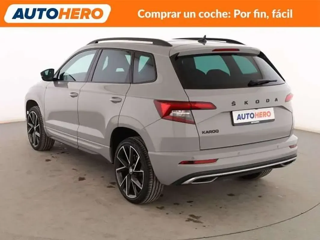 Usado Skoda Karoq SportLine 150 CV (110 kW) 2022 Gris SUV