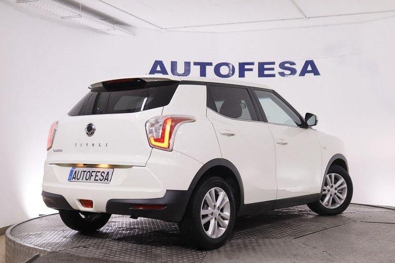Usado Ssangyong (KGM) Tivoli 115 CV (84 kW) 2015 Blanco SUV