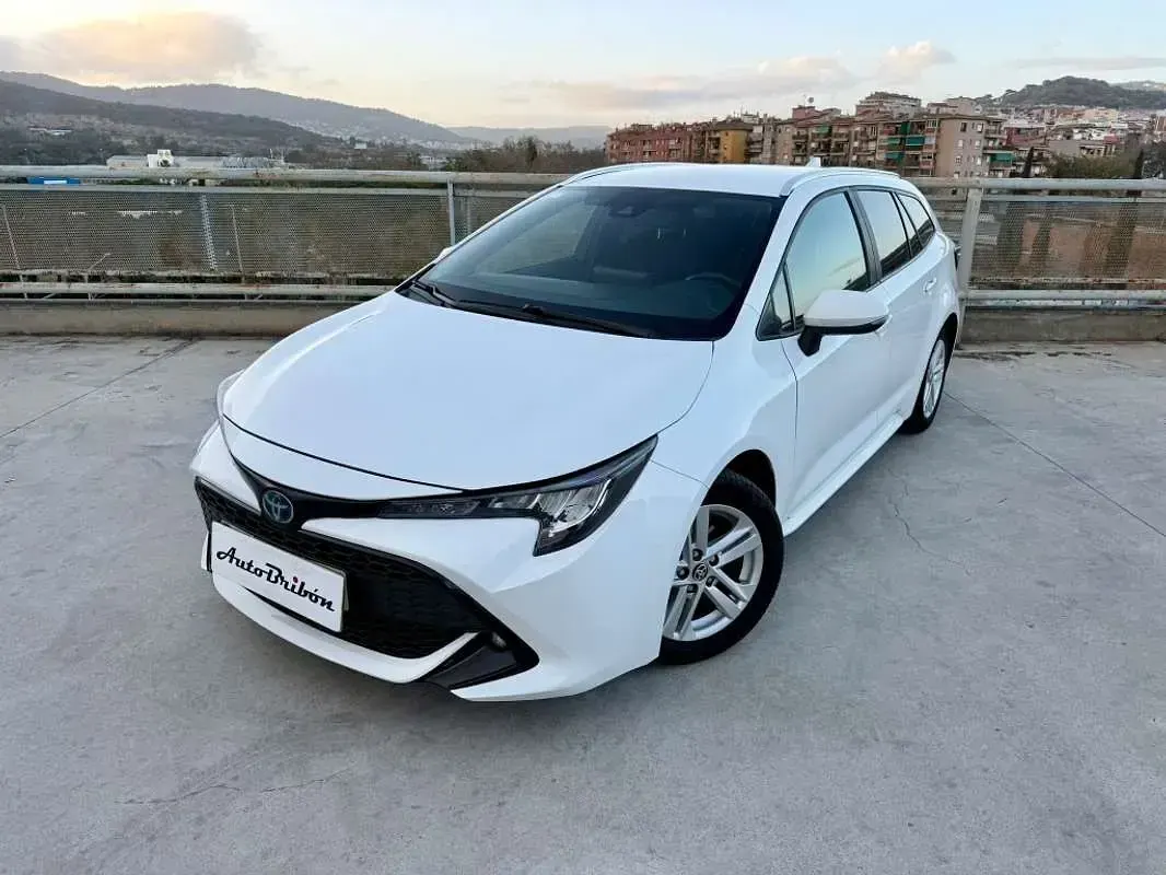 Usado Toyota Corolla Style 122 CV (89 kW) 2022 Blanco Familiar