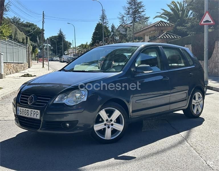 Usado VW Polo Sportline 105 CV (77 kW) 2007 Gris / plata Utilitario