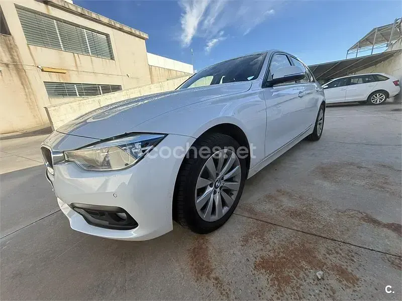 Usado BMW 318 143 CV (105 kW) 2016 Blanco Berlina