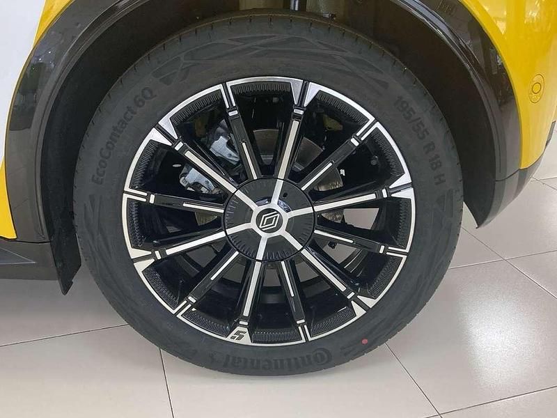 Usado Renault Megane E-Tech Iconic 110 kW (150 CV) 2025 Amarillo Utilitario