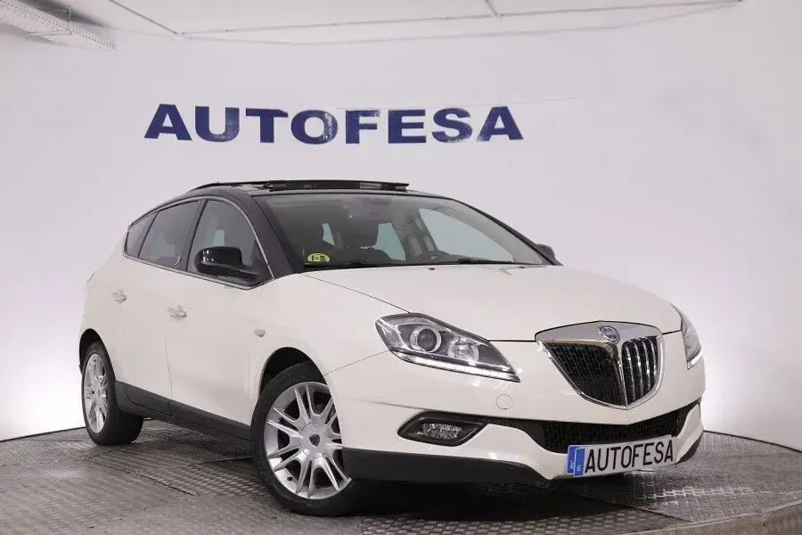 Usado Lancia Delta 120 CV (88 kW) 2010 Blanco Utilitario