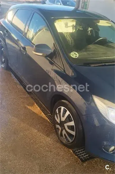 Usado Ford Focus Trend 115 CV (84 kW) 2012 Azul Berlina