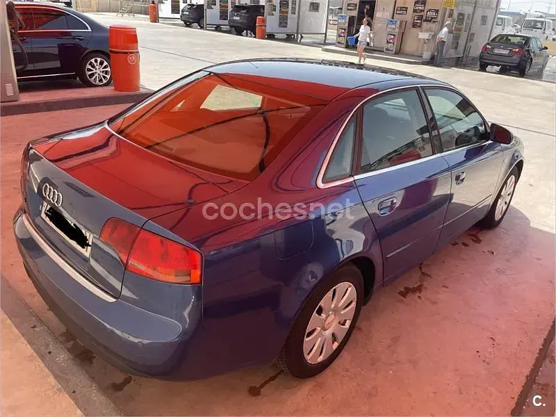 Usado Audi A4 115 CV (84 kW) 2006 Azul Berlina