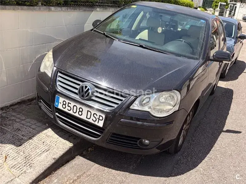 Usado VW Polo Advance 80 CV (58 kW) 2005 Negro Utilitario