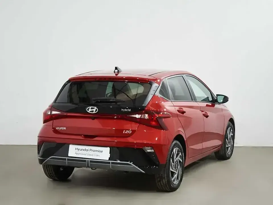 Uusi Hyundai i20 101 HP (74 kW) 2025 Punainen Sedan